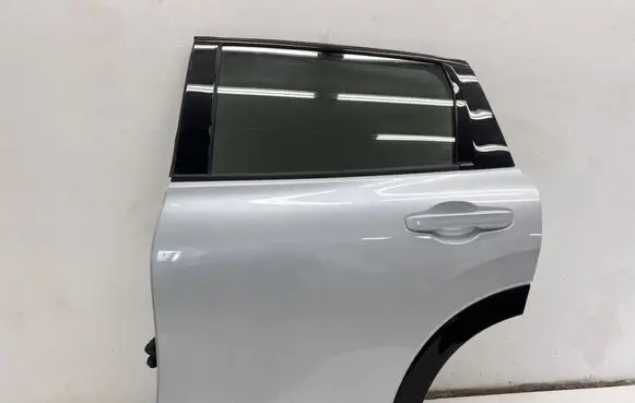 Honda ZR-V Rear door 