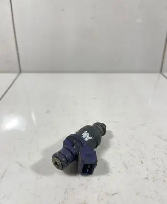 Audi A4 S4 B5 8D Fuel injector 078133551L