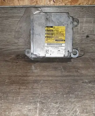 Toyota Corolla Verso E121 Airbag control unit/module 235731104 891700F250