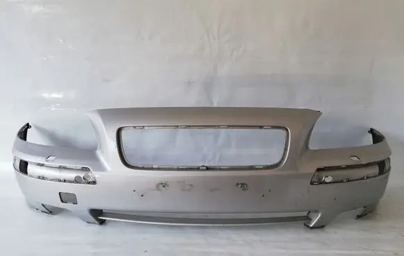 Volvo V70 Front bumper 08693340