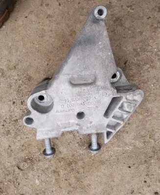Volkswagen Caddy Engine mounting bracket 03G199207G