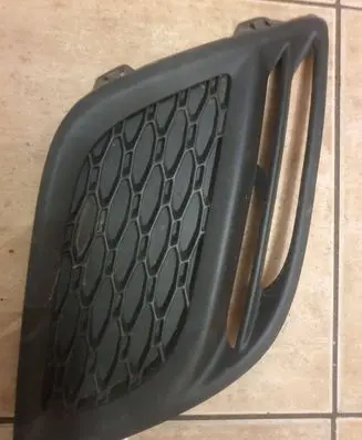 Volvo XC60 Front bumper lower grill 31290658