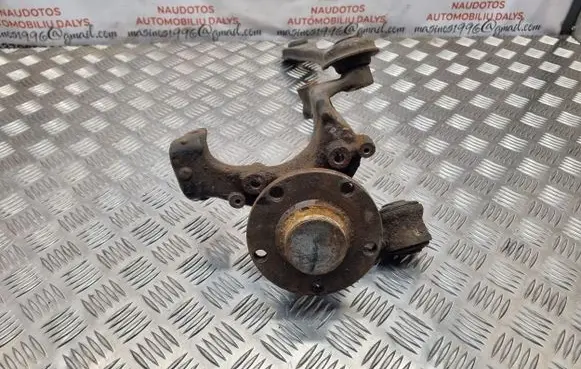 Front wheel hub spindle knuckle