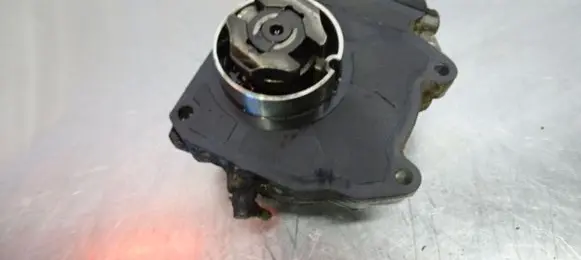Opel Vectra C Vacuum pump 55205446
