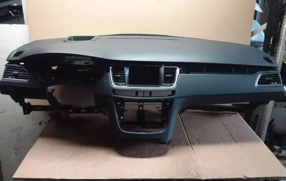 Peugeot 508 Dashboard 9688550677