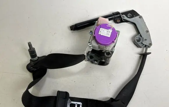 Ford Mustang VI Front seatbelt FR3B63612D64AH