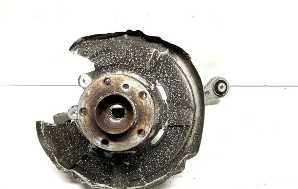 BMW 6 F06 Gran coupe Rear wheel hub spindle/knuckle 6852892