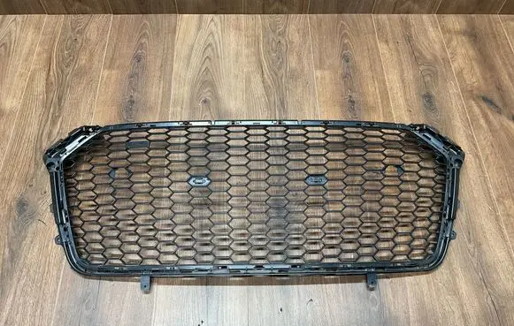 Audi R8 4S Front bumper upper radiator grill 4S0853653D