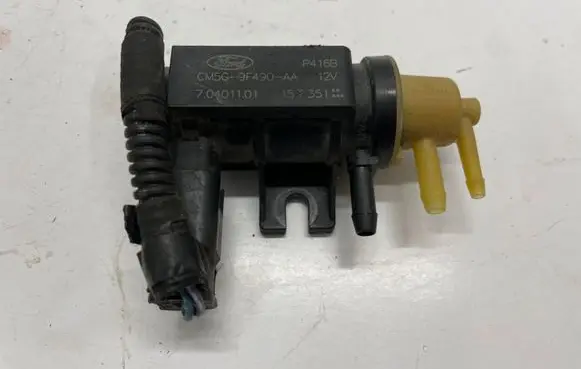 Ford Fiesta Vacuum valve CM5G9F490AA