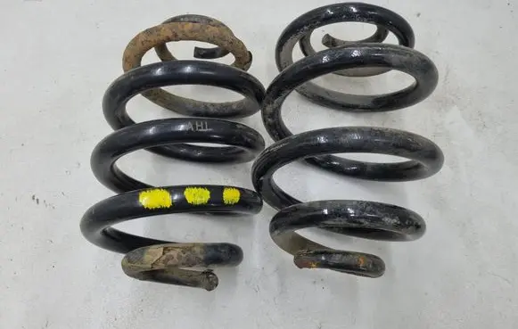 Volkswagen Transporter - Caravelle T5 Rear coil spring
