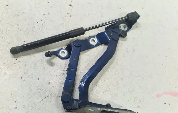 Audi A5 8T 8F Tailgate/trunk/boot hinge 8F0827301B