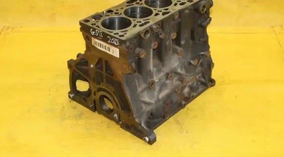 Volkswagen Golf VII Engine block 