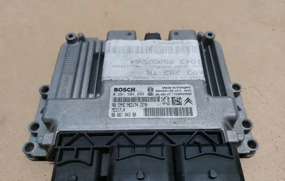 Peugeot 3008 I Engine control unit/module 9664834180 9666104380 0261S04689