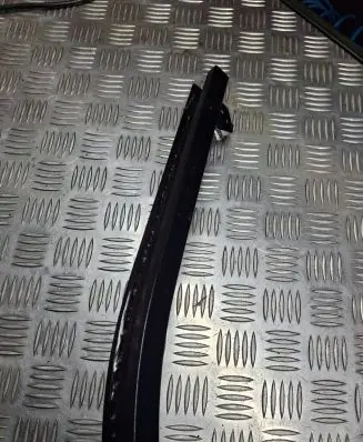 Opel Vivaro Sliding door lower roller guide/hinge 