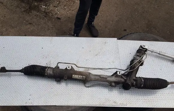 BMW X1 E84 Steering rack 7853974384 677746103