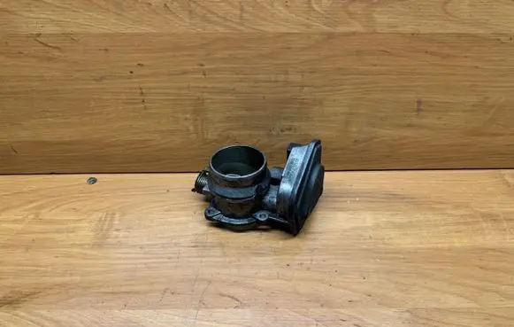 BMW 5 E60 E61 Throttle valve 7804373 B82601933