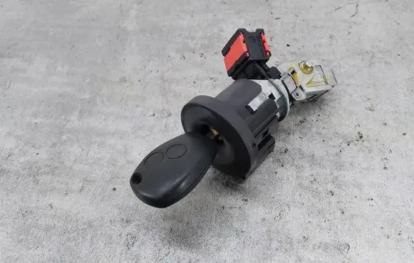 Renault Clio III Ignition lock