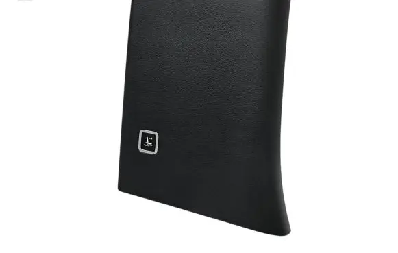 (B) pillar trim (bottom)