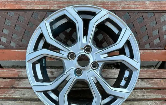 Ford Fiesta R17 alloy rim 