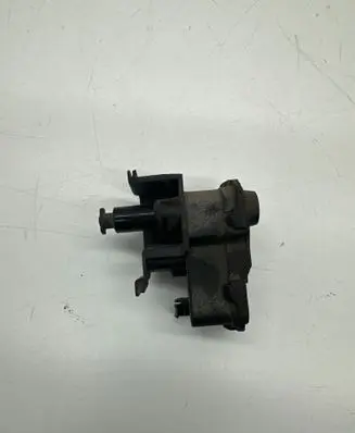 Audi A8 S8 D4 4H Fuel tank cap lock 4H0810773F 132621