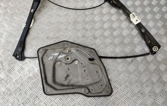 Skoda Superb B6 (3T) Front door electric window regulator 120350