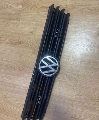 Volkswagen PASSAT B4 Front bumper upper radiator grill 3A0853653 3A0853653B