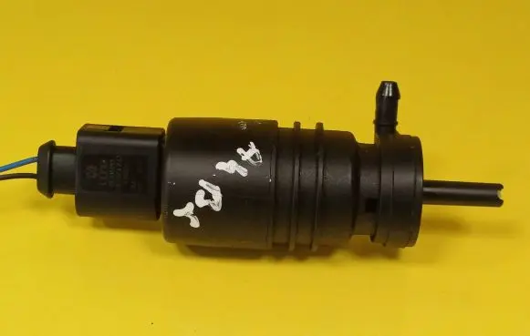 Audi A4 S4 B6 8E 8H Windscreen/windshield washer pump 1J0973722
