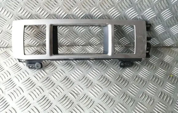 Jaguar XF X250 Radio/GPS head unit trim 8X23045C34A
