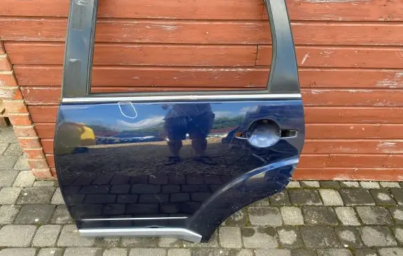 Mitsubishi Outlander Rear door