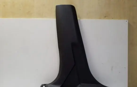 (B) pillar trim (bottom)
