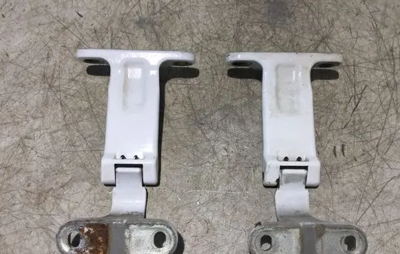 Rear door hinge set
