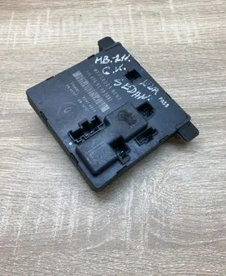 Mercedes-Benz E W211 Door control unit/module 2118703385 00406075