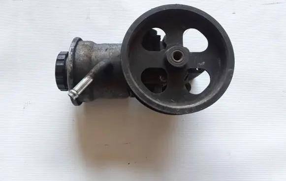 Toyota Corolla Verso AR10 Power steering pump 4431005120