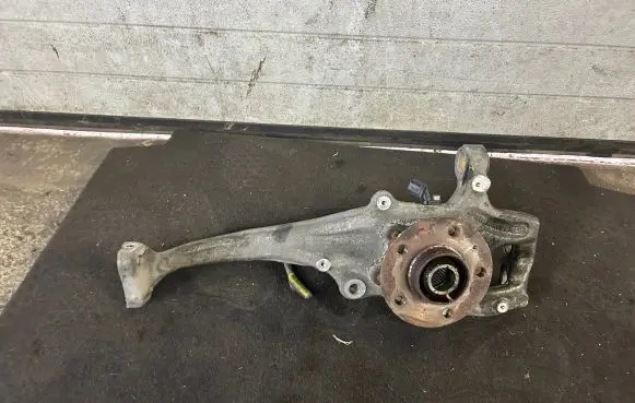Audi Q5 SQ5 Front wheel hub spindle knuckle 4G0407242C 280215 09103721594
