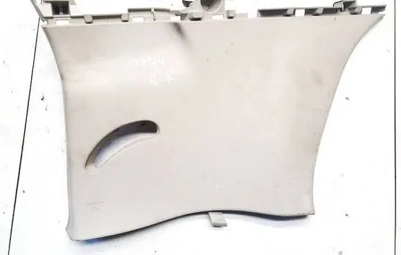 Nissan Leaf I (ZE0) (D) pillar trim (bottom) 769353nl0a