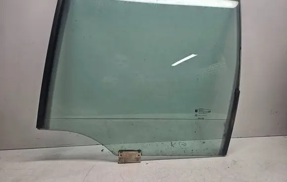 Opel Omega B2 Rear door window glass