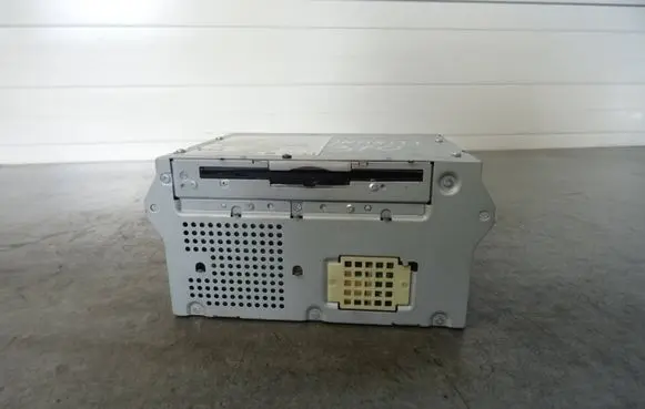 Radio/CD/DVD/GPS head unit