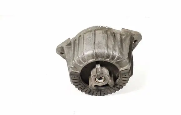Engine mount bracket