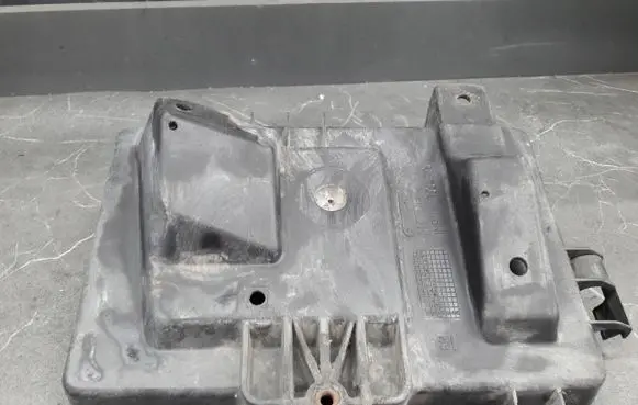Opel Zafira A Battery box tray 24449812