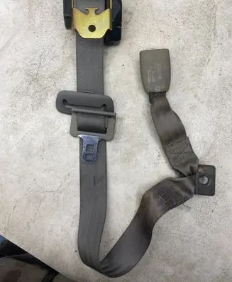Chrysler Sebring (ST-22 - JR) Middle seatbelt (rear) 05B10TRM 2470112