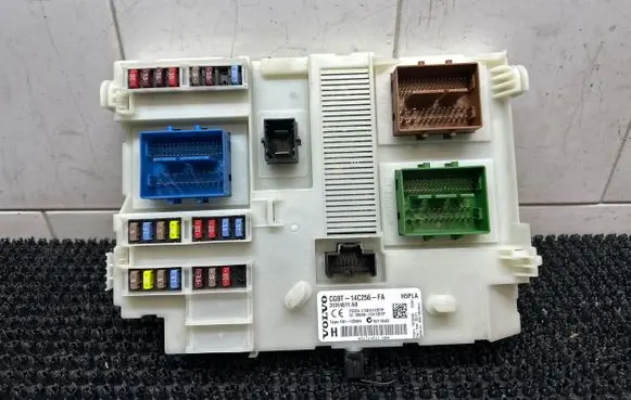 Volvo V60 Fuse module 31314511AB CG9T14C256FA