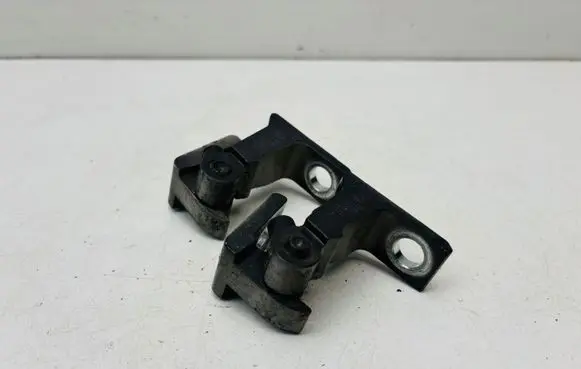 Volkswagen Golf VII Front door hinge set 8K0831401K 8K0831401P
