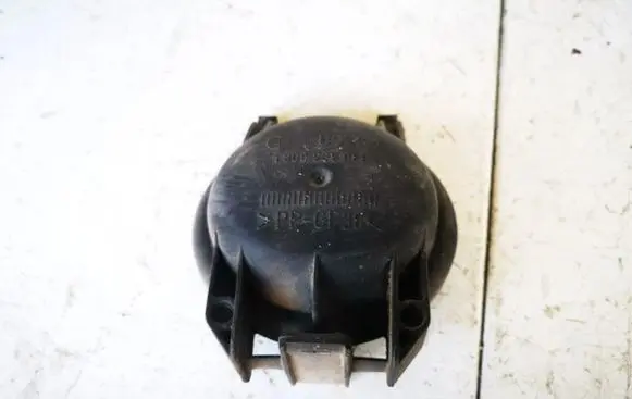 Headlight/headlamp dust cover