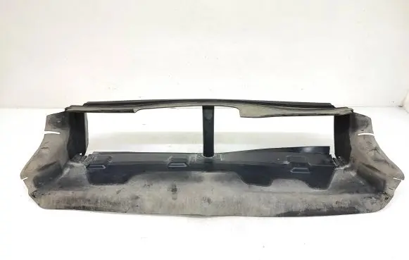 Ford Focus Intercooler air guide/duct channel BM518312A BM518312AC