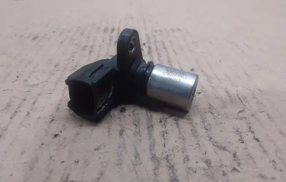 Volvo V70 Crankshaft position sensor 30713485 0296001211