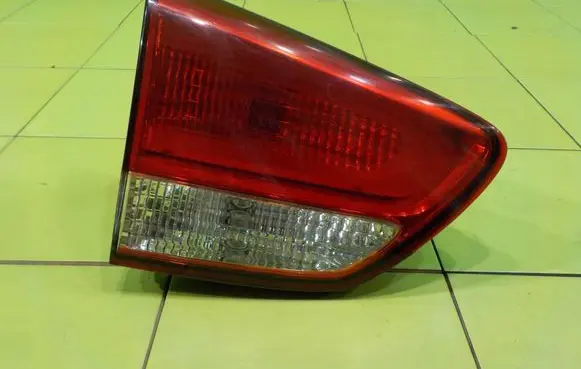 KIA Carens III Rear/tail lights 