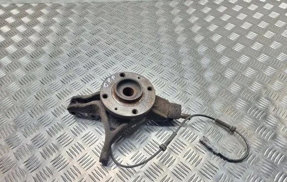 Citroen C4 I Front wheel hub