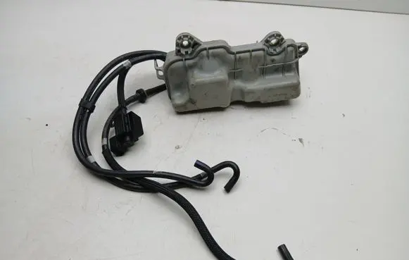 Volvo V60 Vacuum air tank 31339809 31339879