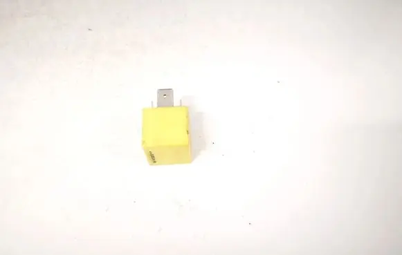 Opel Signum Other relay 90226846 v23134-j52-x369