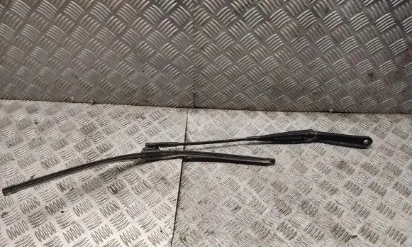 Opel Zafira A Front wiper blade arm 4m5117526ab